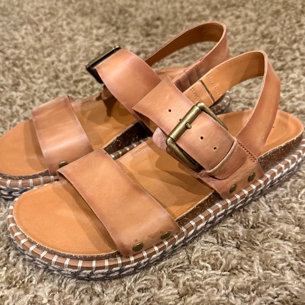 Lucky Brand Tan Leather Sandals